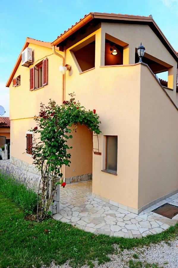 Apartment Paola Rakalj Dış mekan fotoğraf